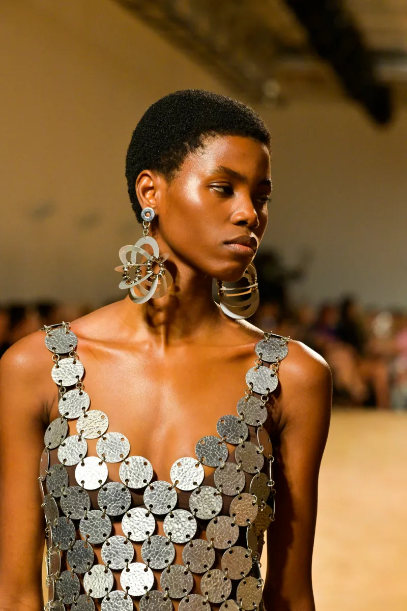 Aktuelle tendenser og smykker i moden