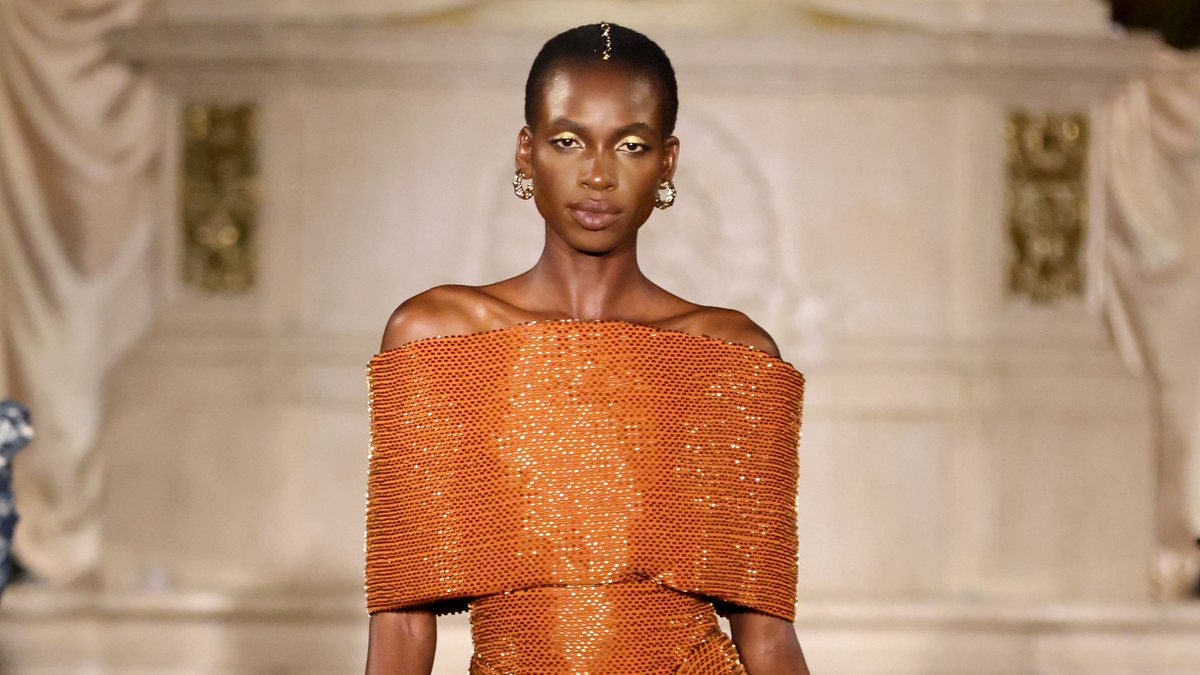 Christian Siriano med en kollektion som taget ud af Dune