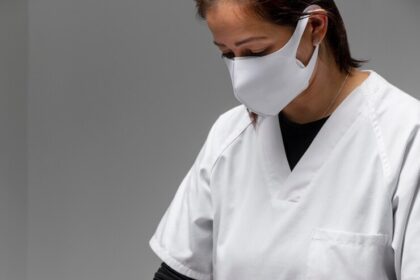 Kvinde efter ansigtsbehandling 23 2148906477