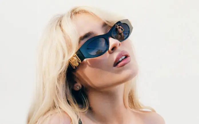 Biggie Versace Eyewear vender tilbage i ny kampagne