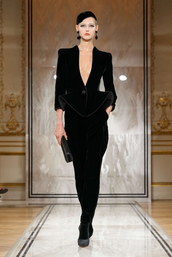 Giorgio Armani er d&oslash;d1