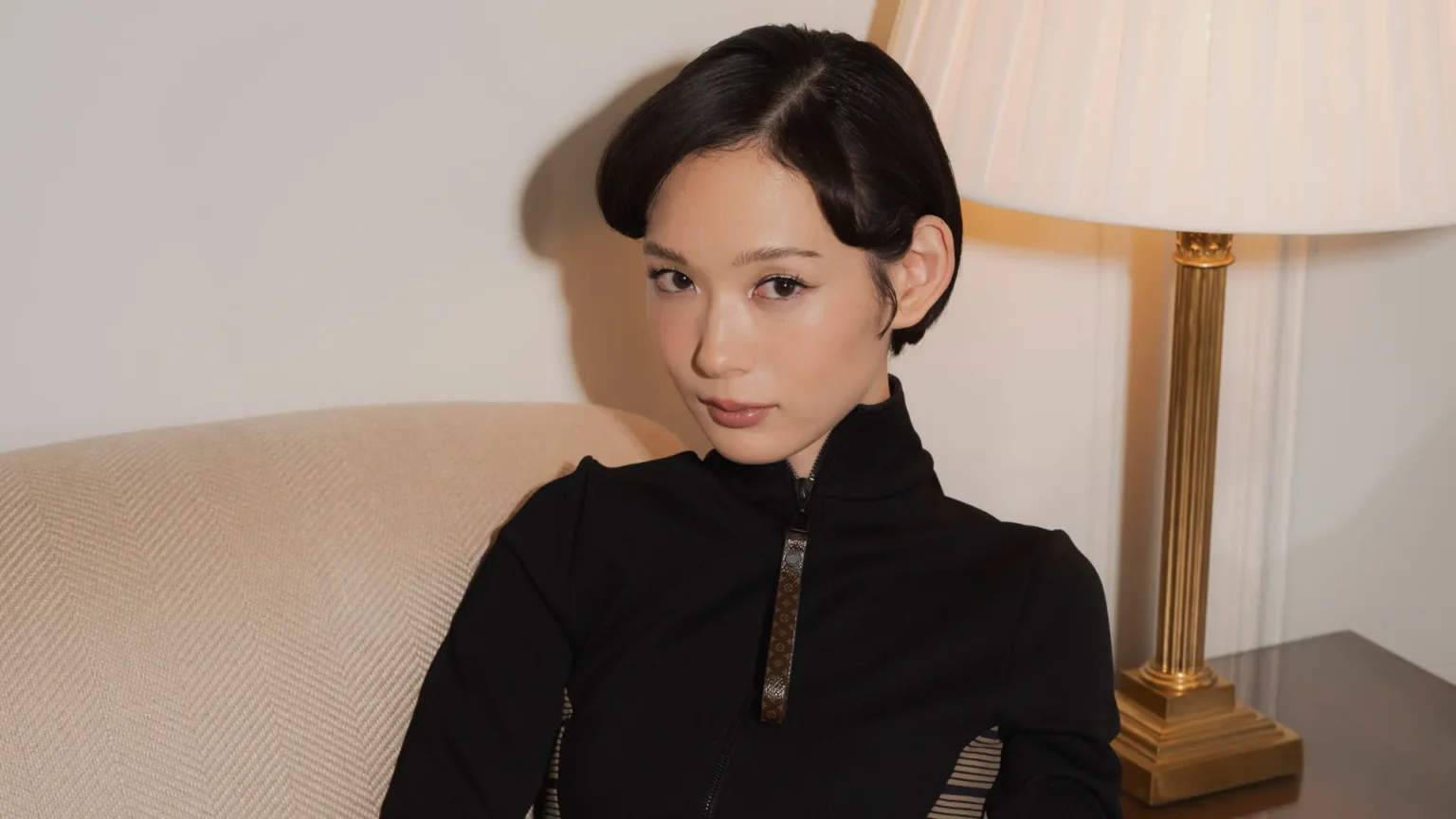 Moeka Hoshi og det manglende billede: Har hun nogensinde båret Louis Vuitton