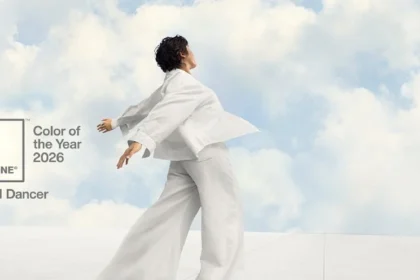 251205 Pantone Arets Farve Magasin Big