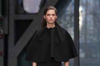 Calvin Klein Mellem Myte og Nutid