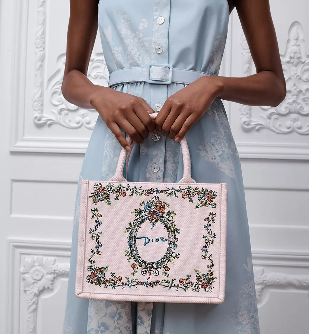 Dior Book Tote N&aring;r Bogen Bliver Mode11