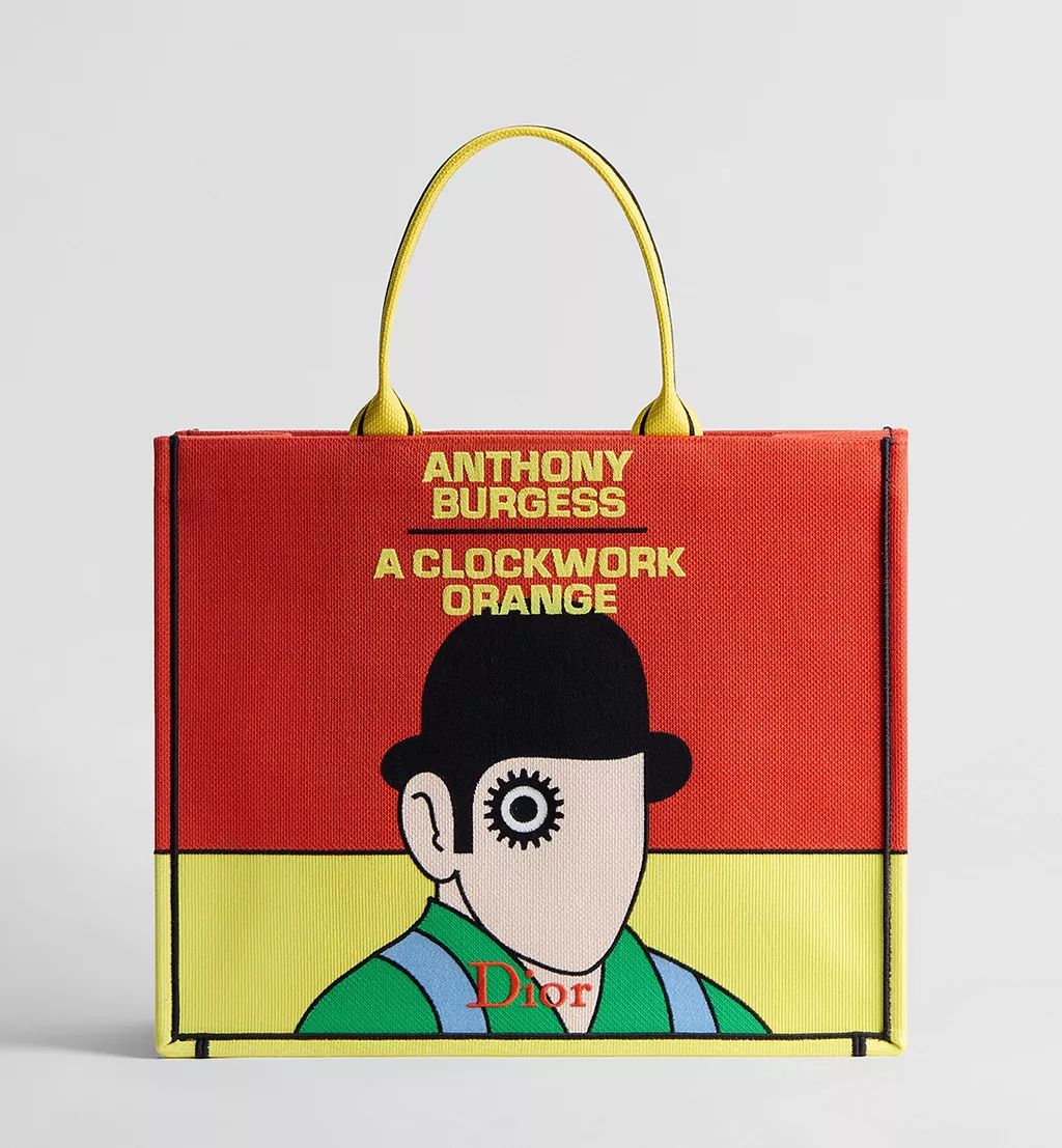 Dior Book Tote N&aring;r En Bog Bliver Til Mode113